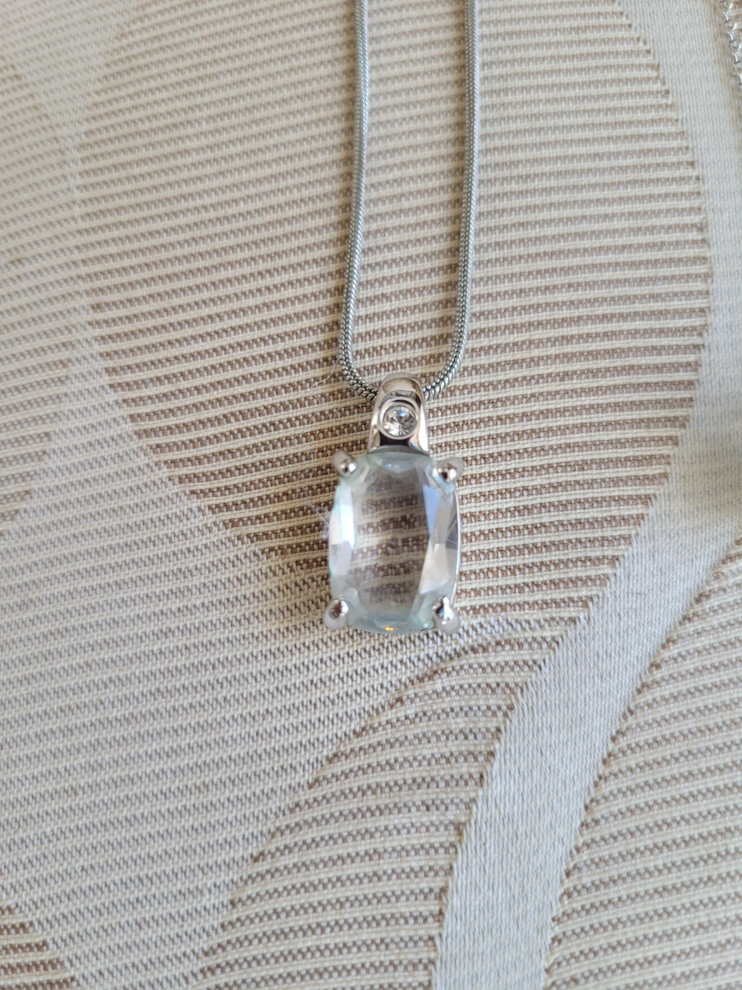 3 Authentic Swarovski pendant Necklaces - photo 3