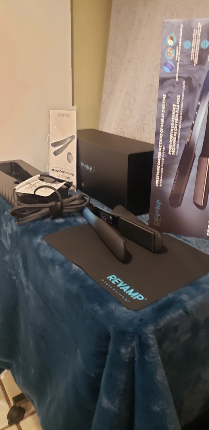 Revamp Progloss Wide Ultra Shine Hair Straightener