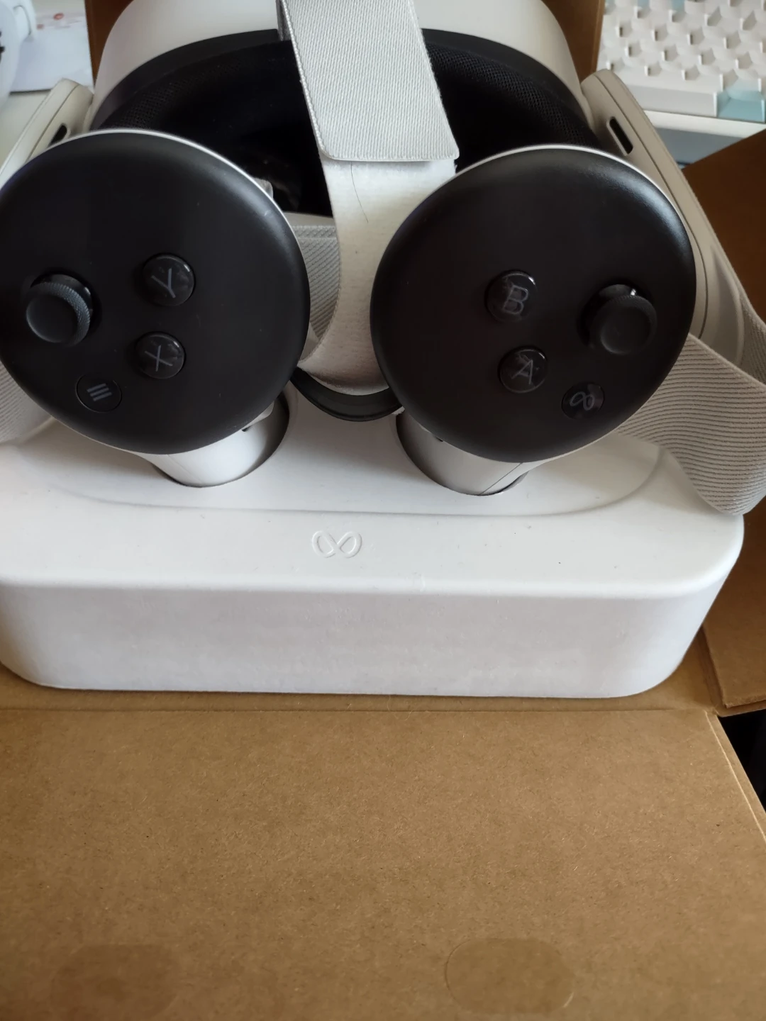 Meta Quest 3S 128GB VR Headset with Controllers - photo 5
