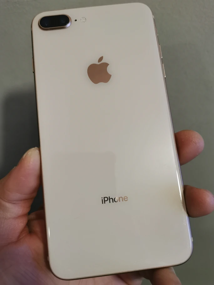 iPhone 8 Plus 64G Rose Gold (88% battery health)