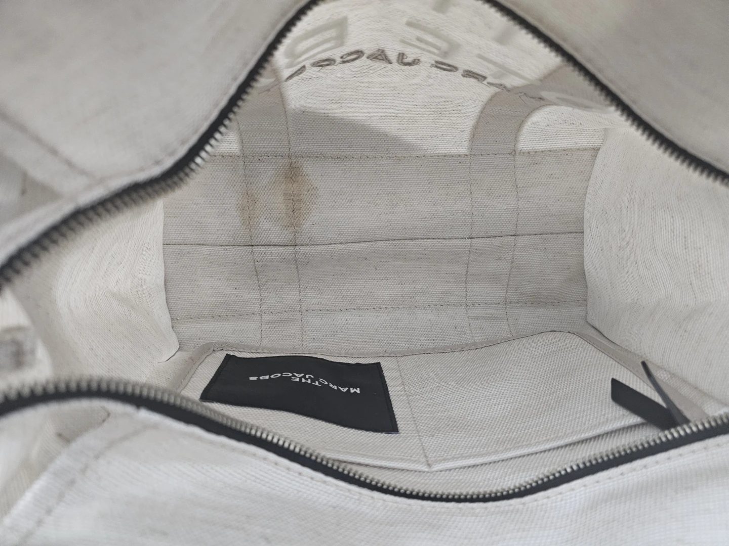 Authentic Marc Jacobs The Tote Bag PRICE FIRM - photo 5