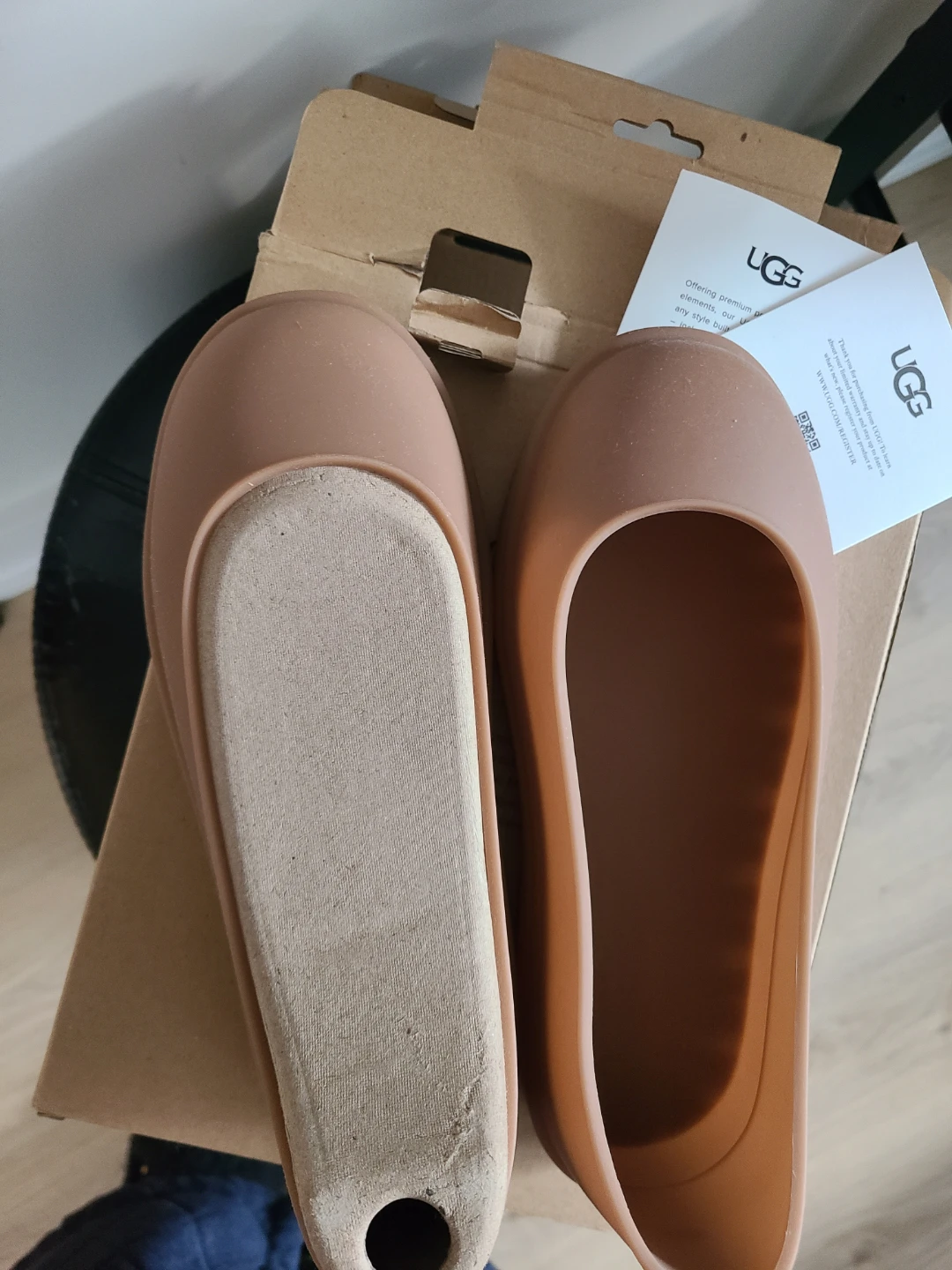 UGG UGGguard shoe protectors in Chestnut