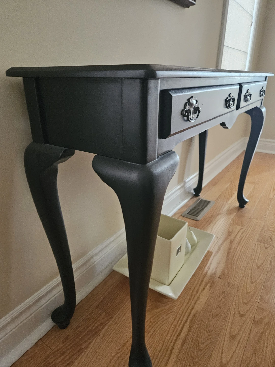 Black console table with 2 drawers