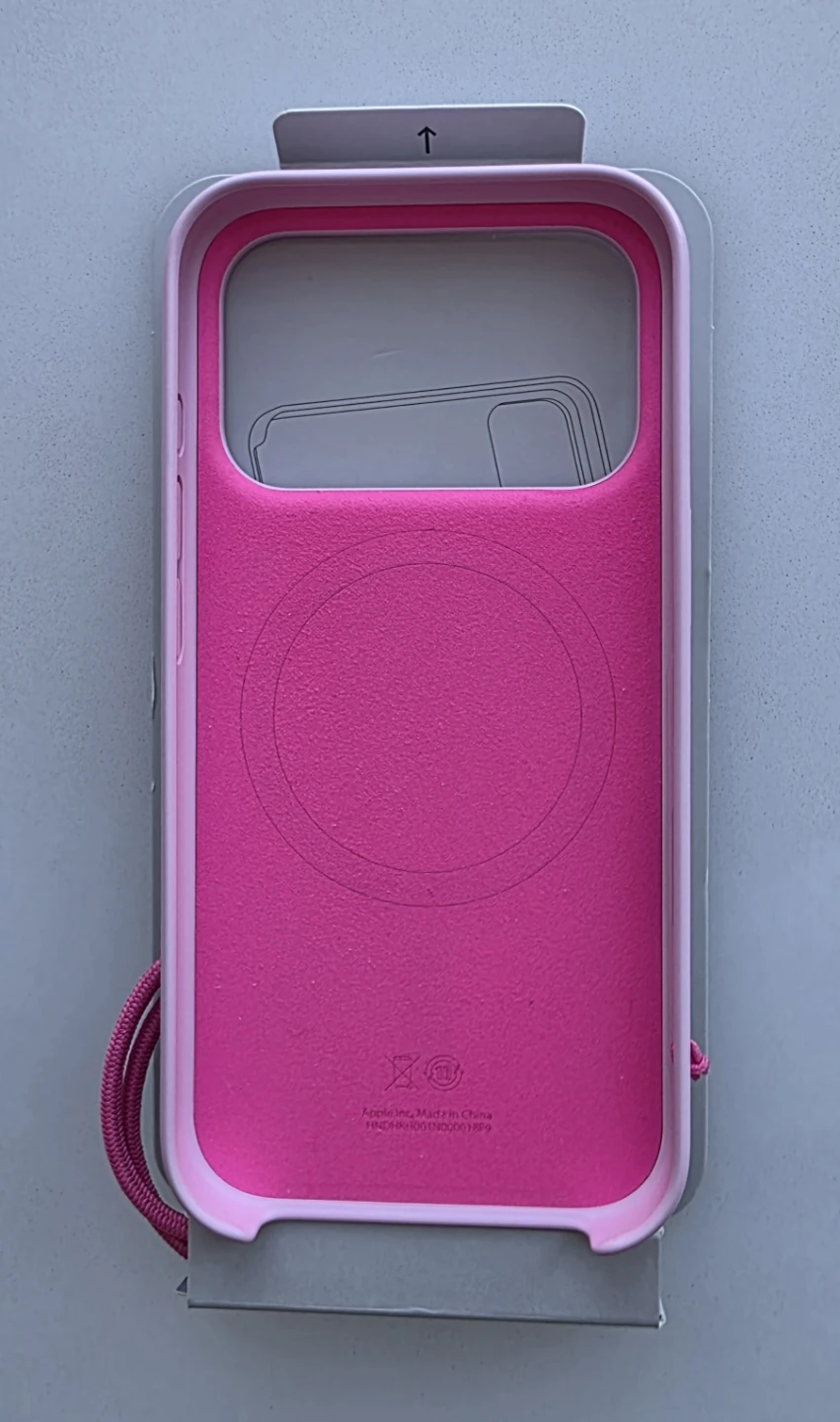 iPhone 17 Pro Kickstand Case (Pink, by Beats) - New - photo 4