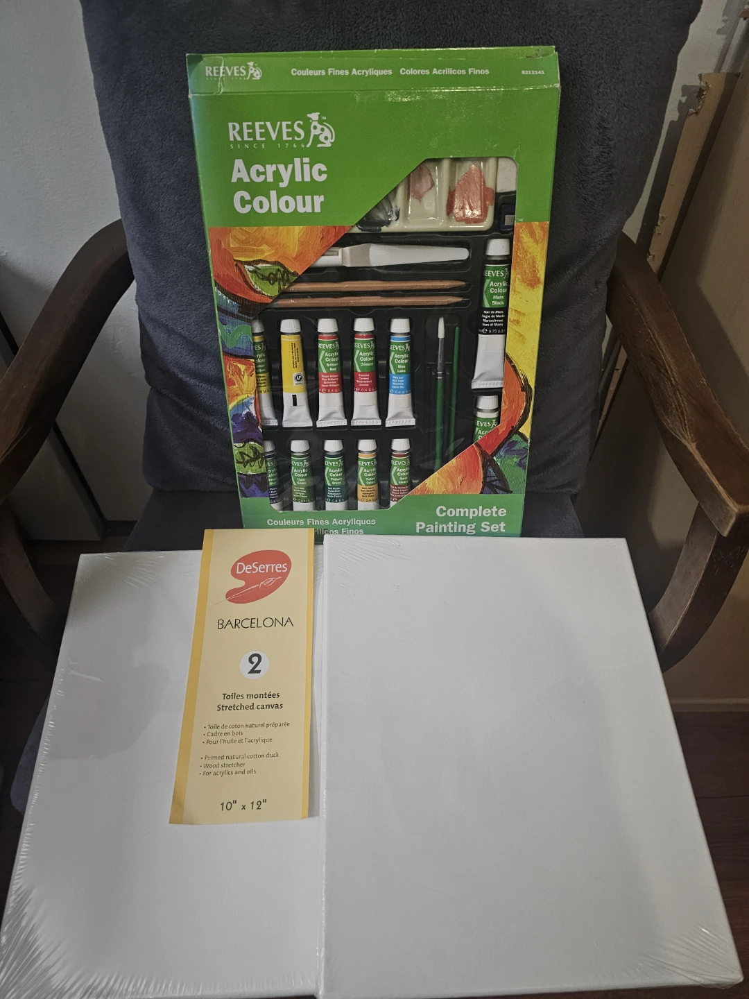 Reeves Complete Acrylic Colour Painting Set with Canvases