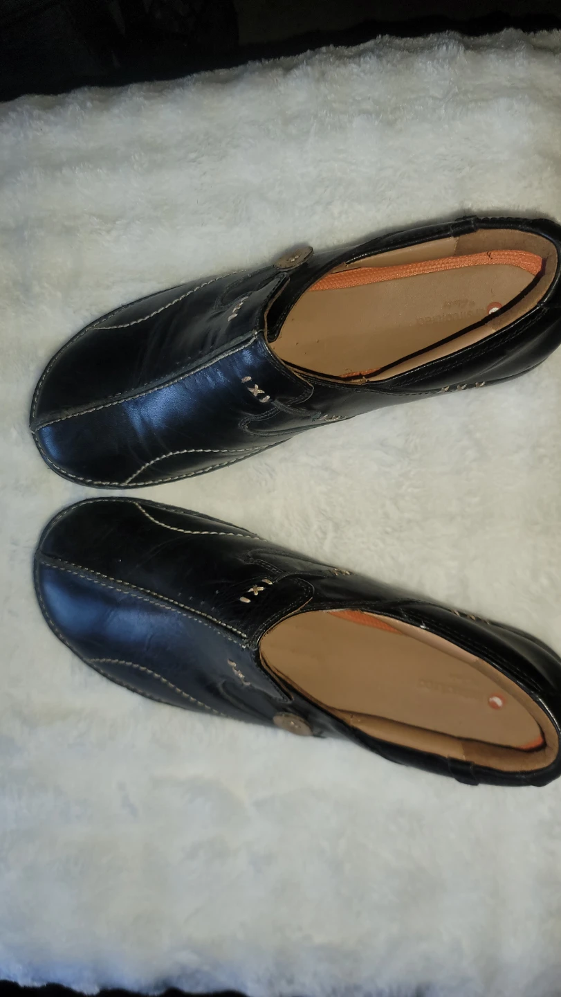 Clarks Black Leather Loafers - Size 11 US - photo 2