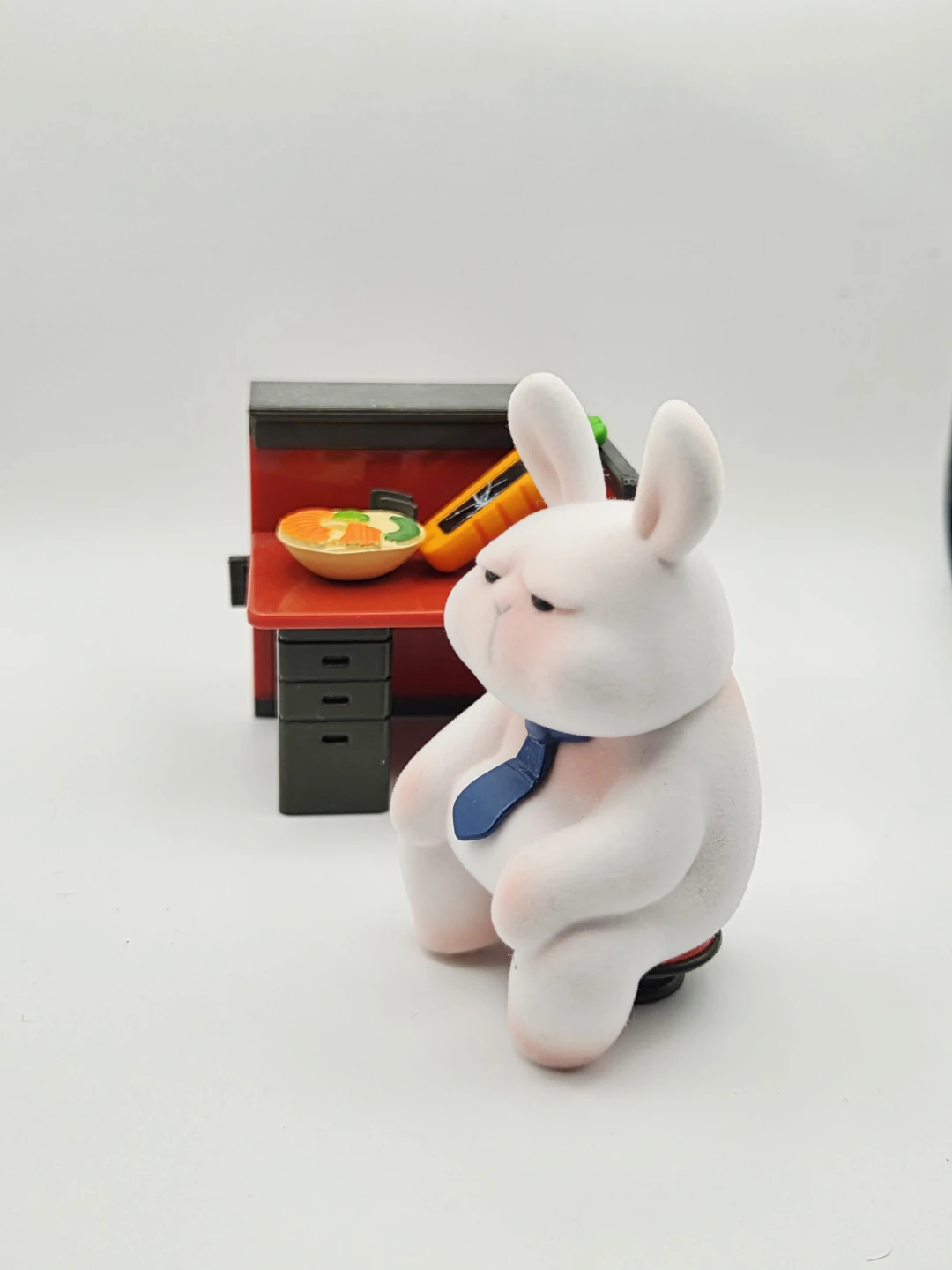 🏆Funny Bunny Figure with Tie and Desk Accessories - photo 3