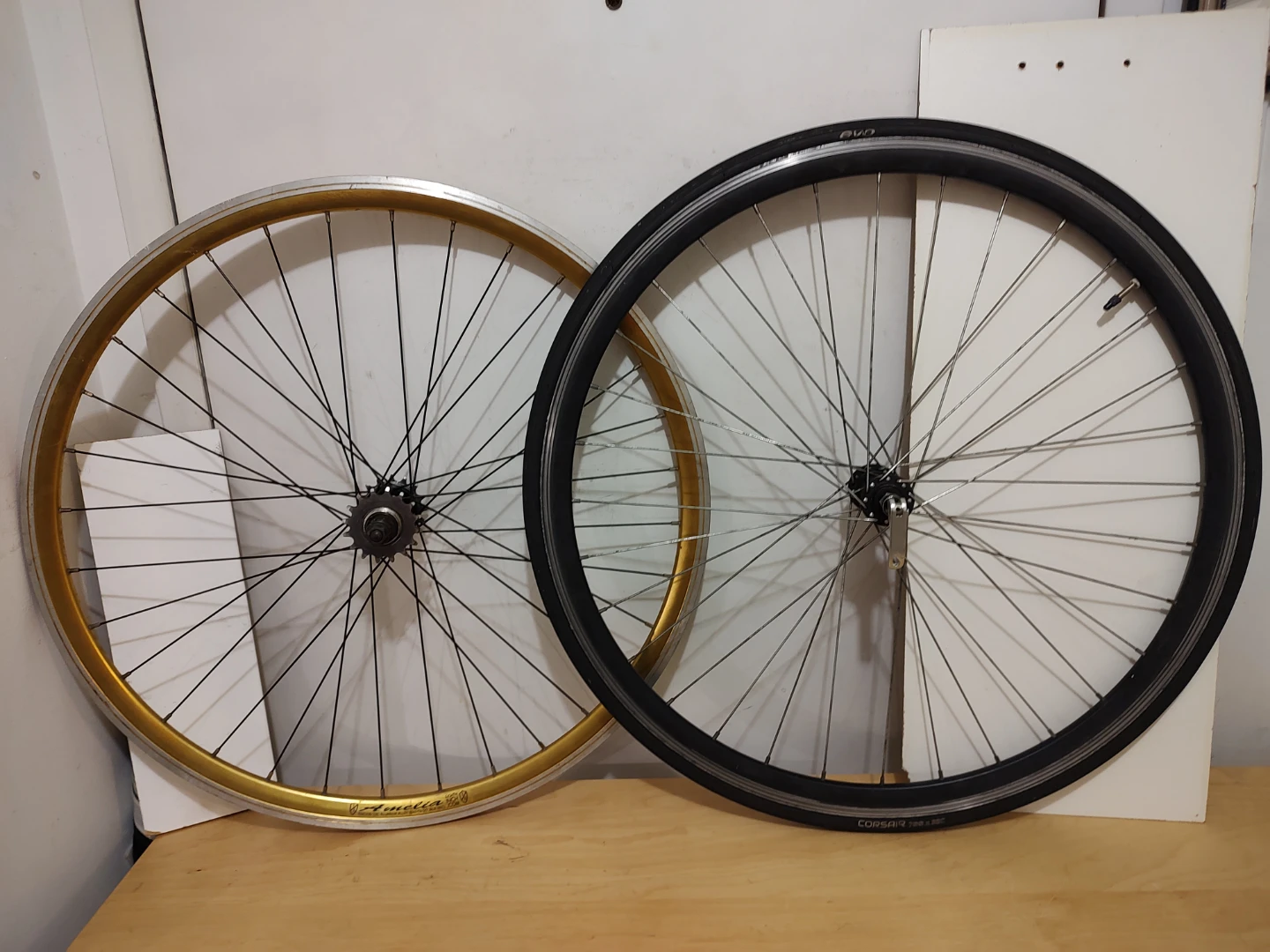 Flip flop  700C rear rim and front wheel for single speed bike