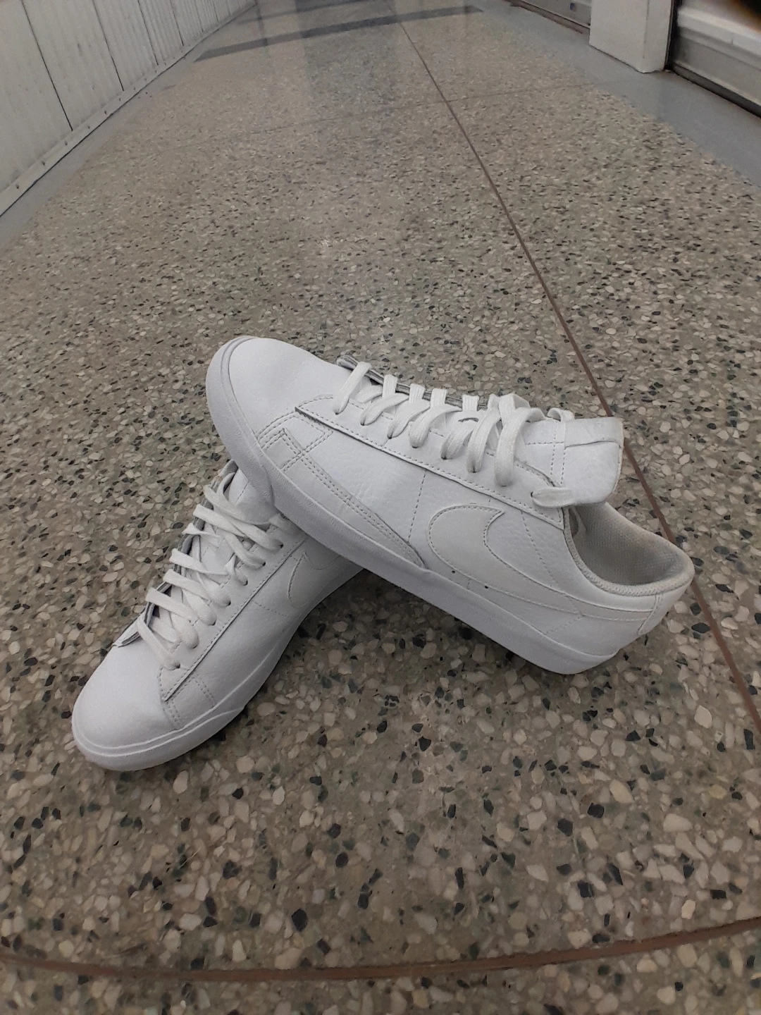 Nike White Leather Sneakers Men's Size 9