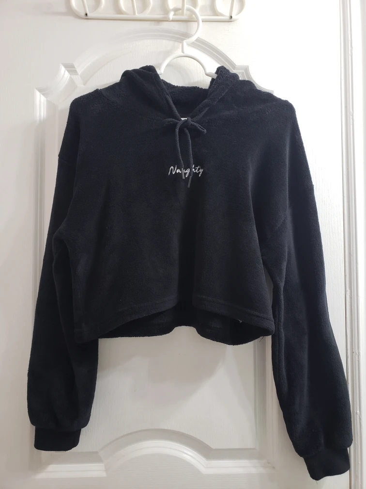 Forever 21 Black Cropped Fuzzy Hoodie for girls.Size L