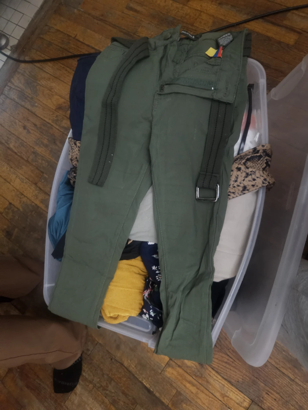 Kalona Women's Green Cargo Pants Size S