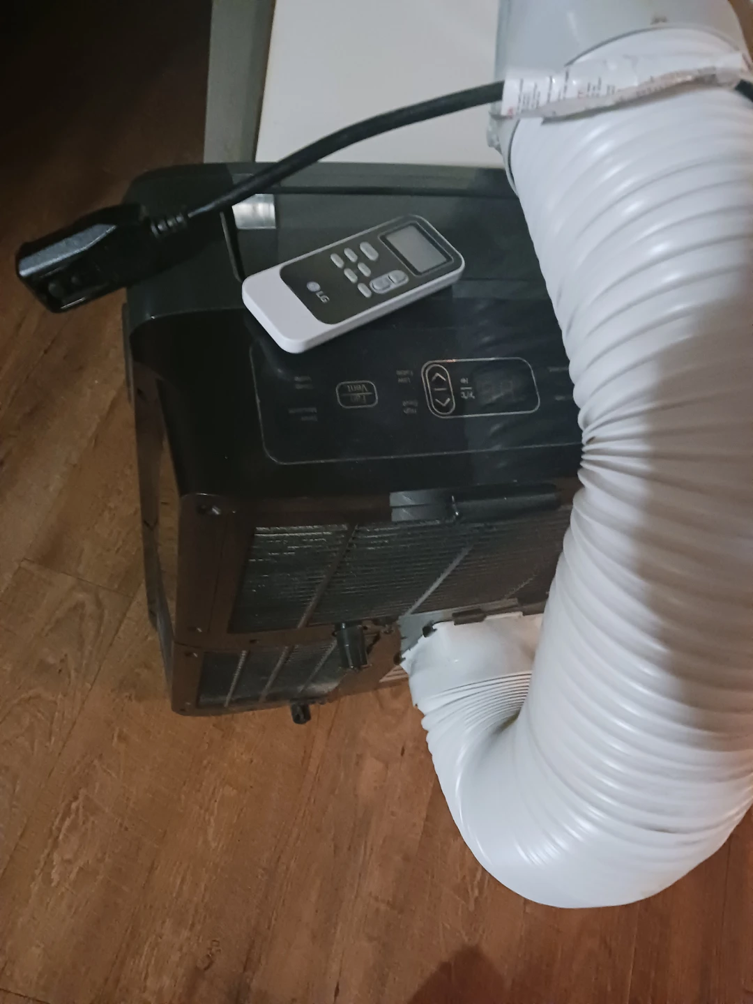 LG Portable Air Conditioner with Remote - photo 4