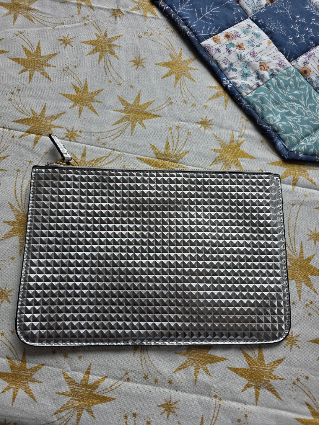 Forever 21 Silver Textured Clutch Bag - photo 2