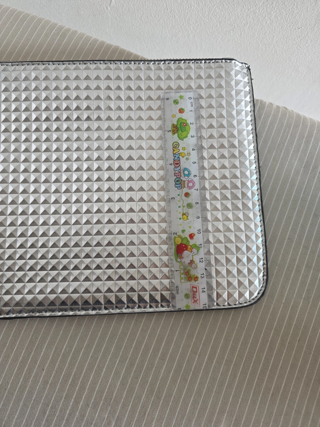 Forever 21 Silver Textured Clutch Bag - photo 5
