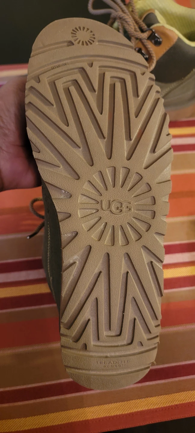 Ugg womens hiking or high top sneakers 9.5 - photo 2