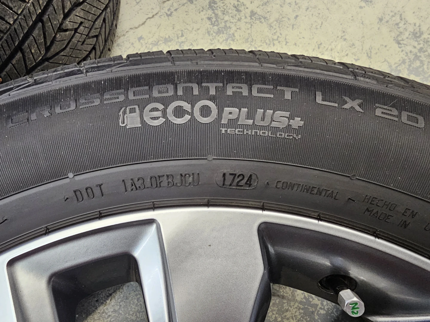 TOYOTA GRAND HIGHLANDER O.E.M RIMS AND ALL SEASON TIRES - photo 3