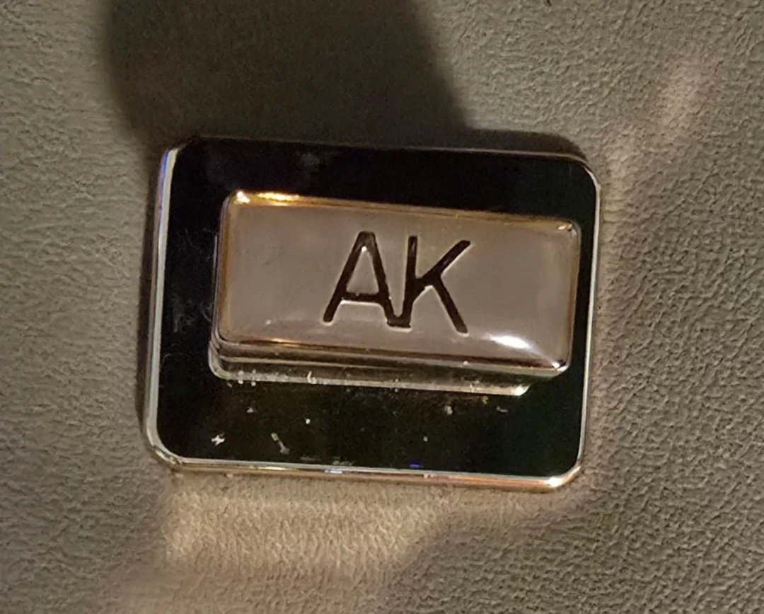 🥕 AK Anne Klein Beige Wristlet Wallet - photo 4