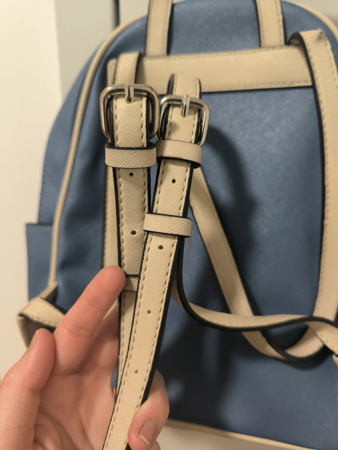 Mini Guess Backpack - photo 3