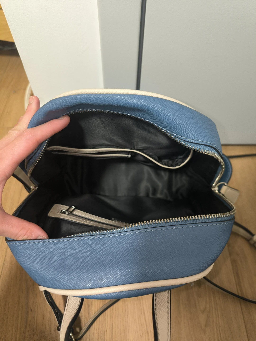 Mini Guess Backpack - photo 5