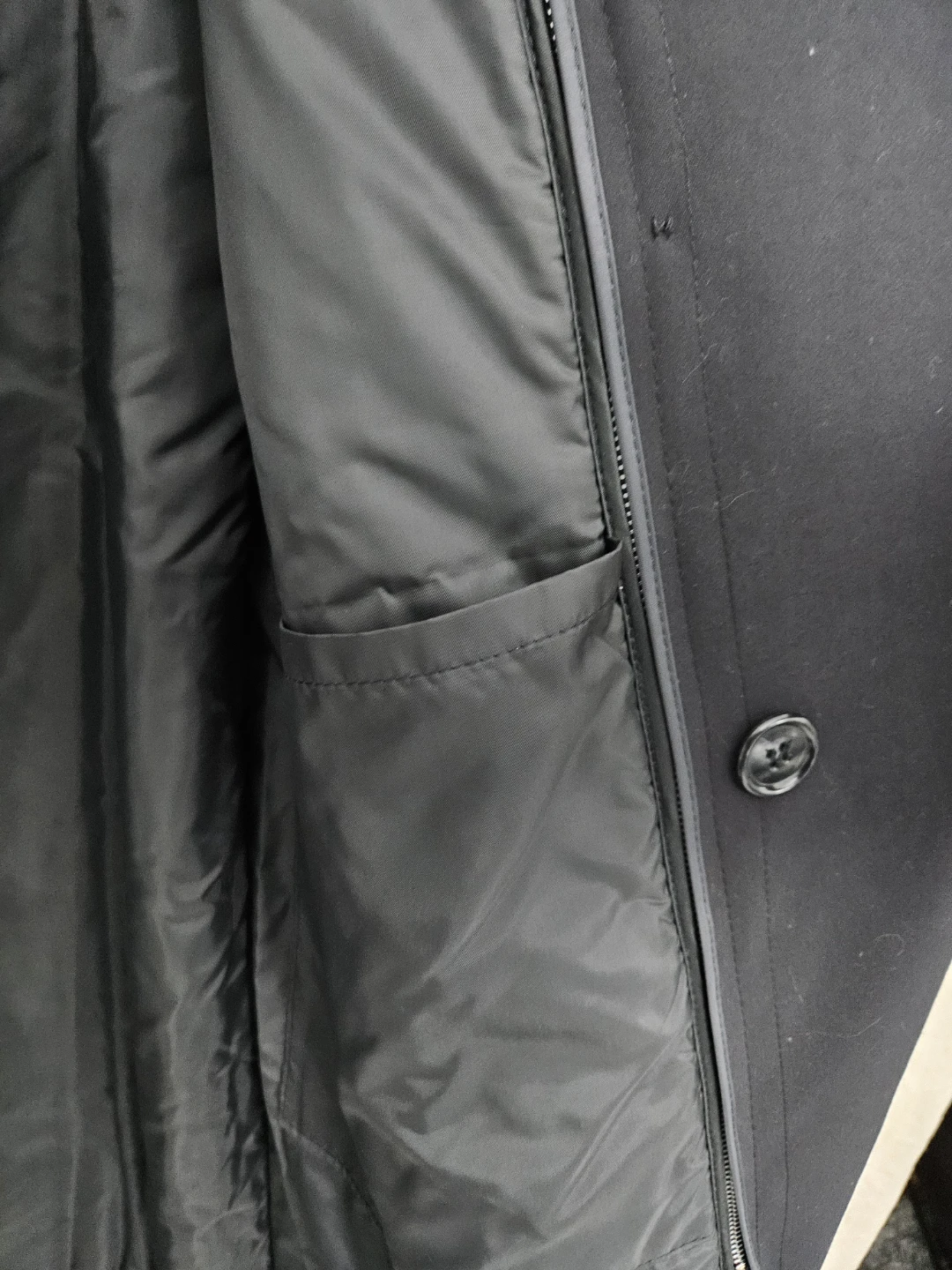 Like new London Fog Men's Black Trench Coat 40R - photo 3