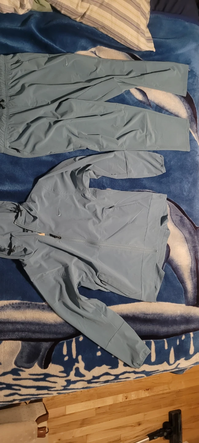 Nike Men's Large Tracksuit Set 87% Polyester 13% Spandex