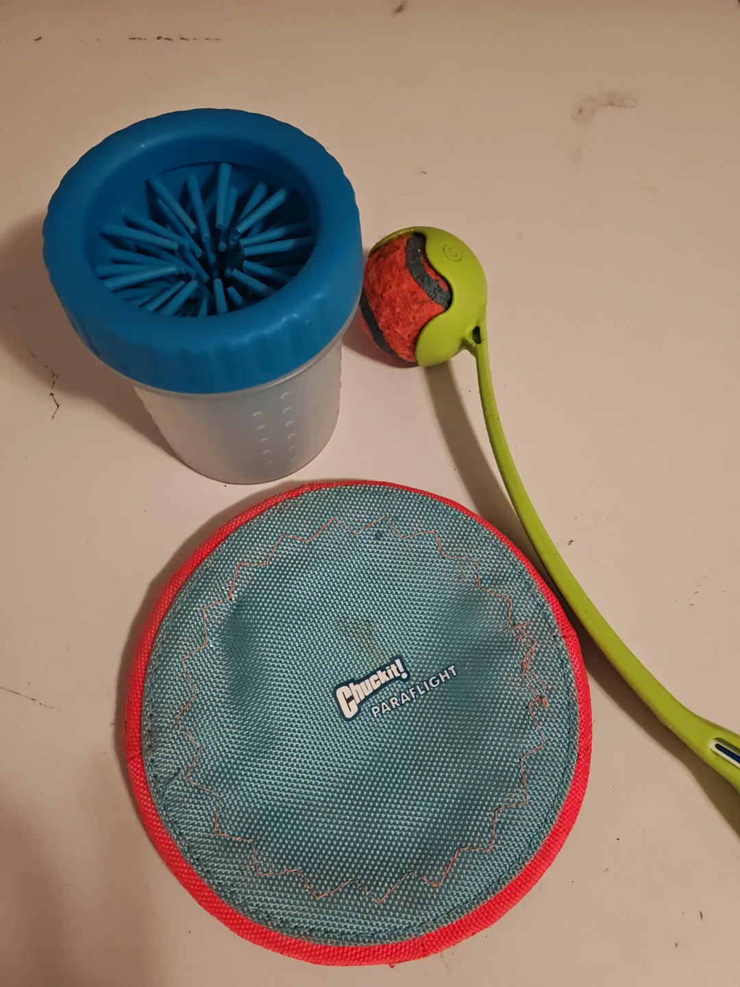 Chuckit! Paraflight Dog Toy and Paw Cleaner Set