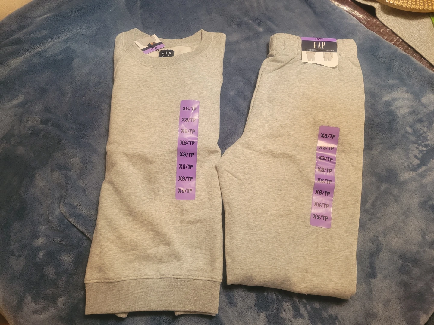 GAP Sweatshirt and Jogger Set - XS/TP