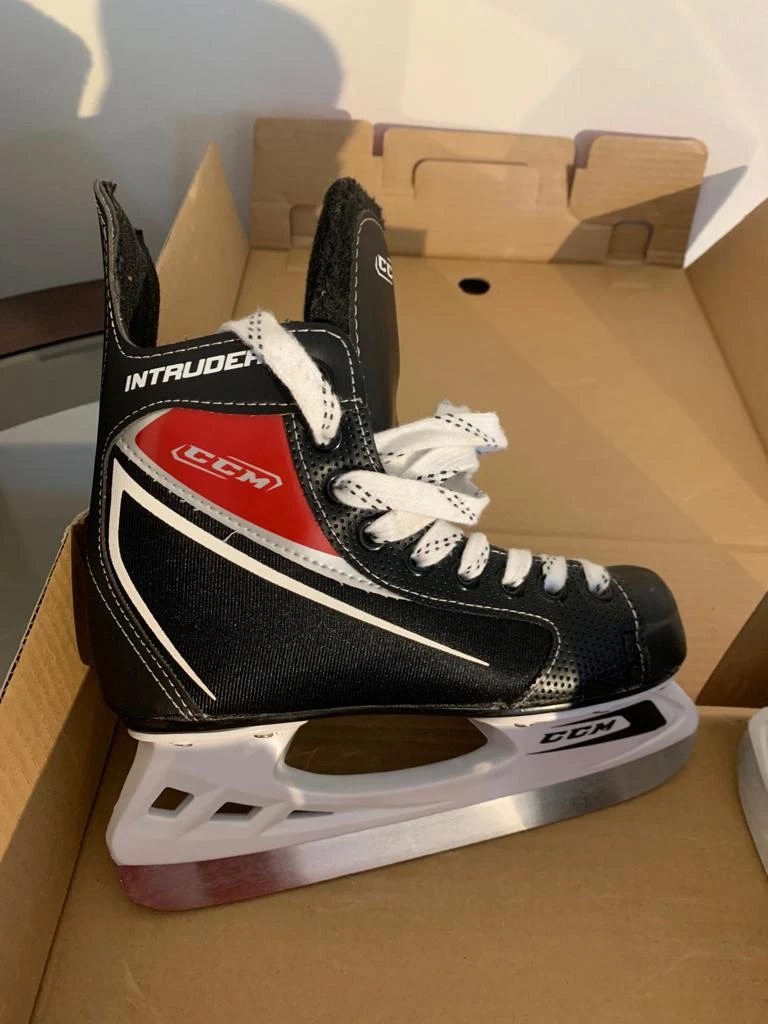 CCM Intruder D JR Skates - Size 1