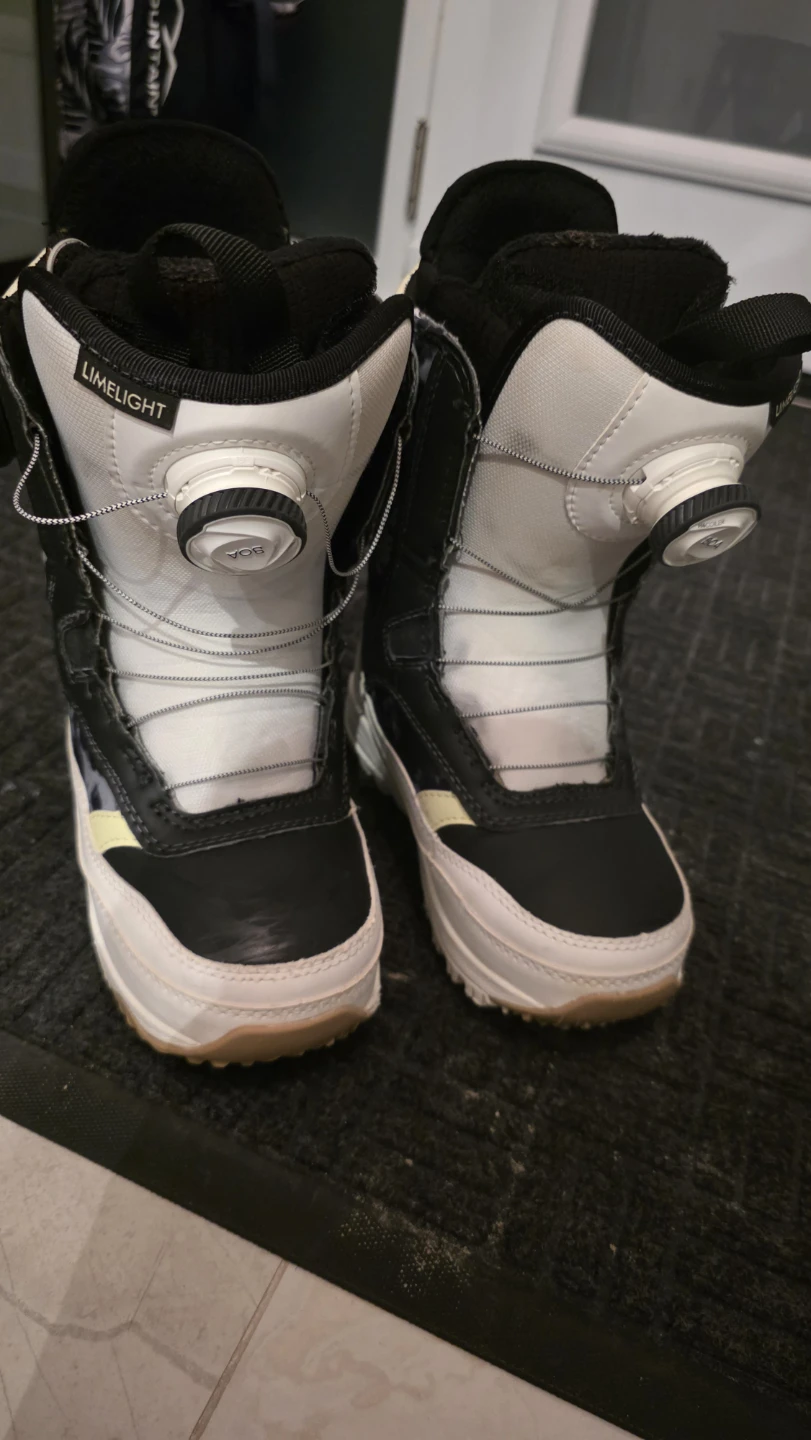 Women's/Junior Burton Limelight BOA Snowboarding Boots - photo 2