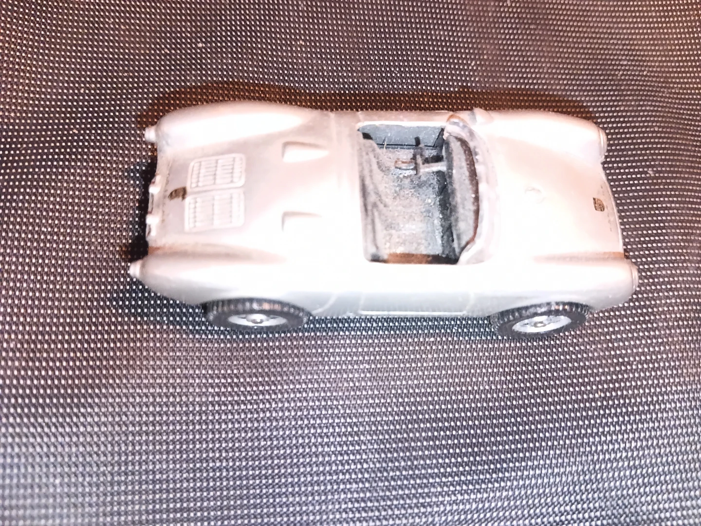 Maisto Silver Die-Cast Sports Car Toy - photo 3