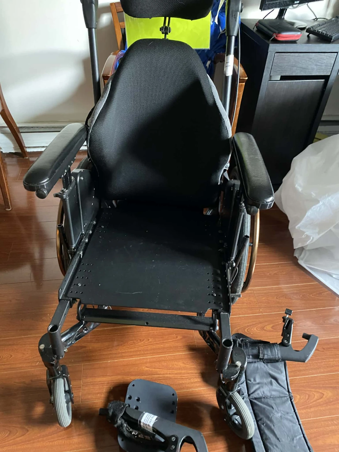 used wheelchair and roho cushion - photo 3