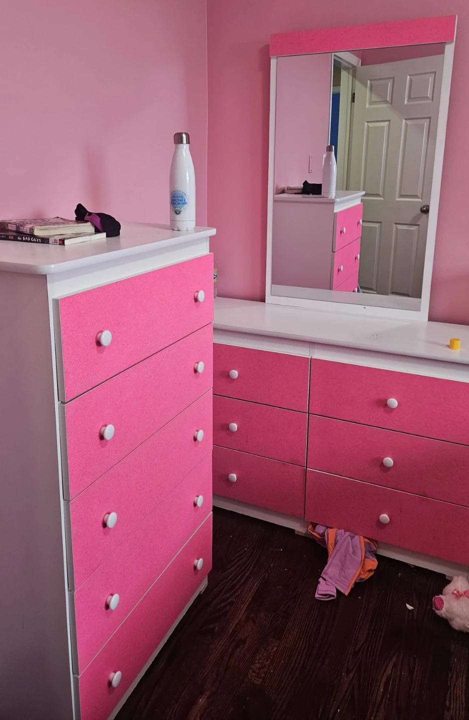 White and pink dresser with mirror - photo 2
