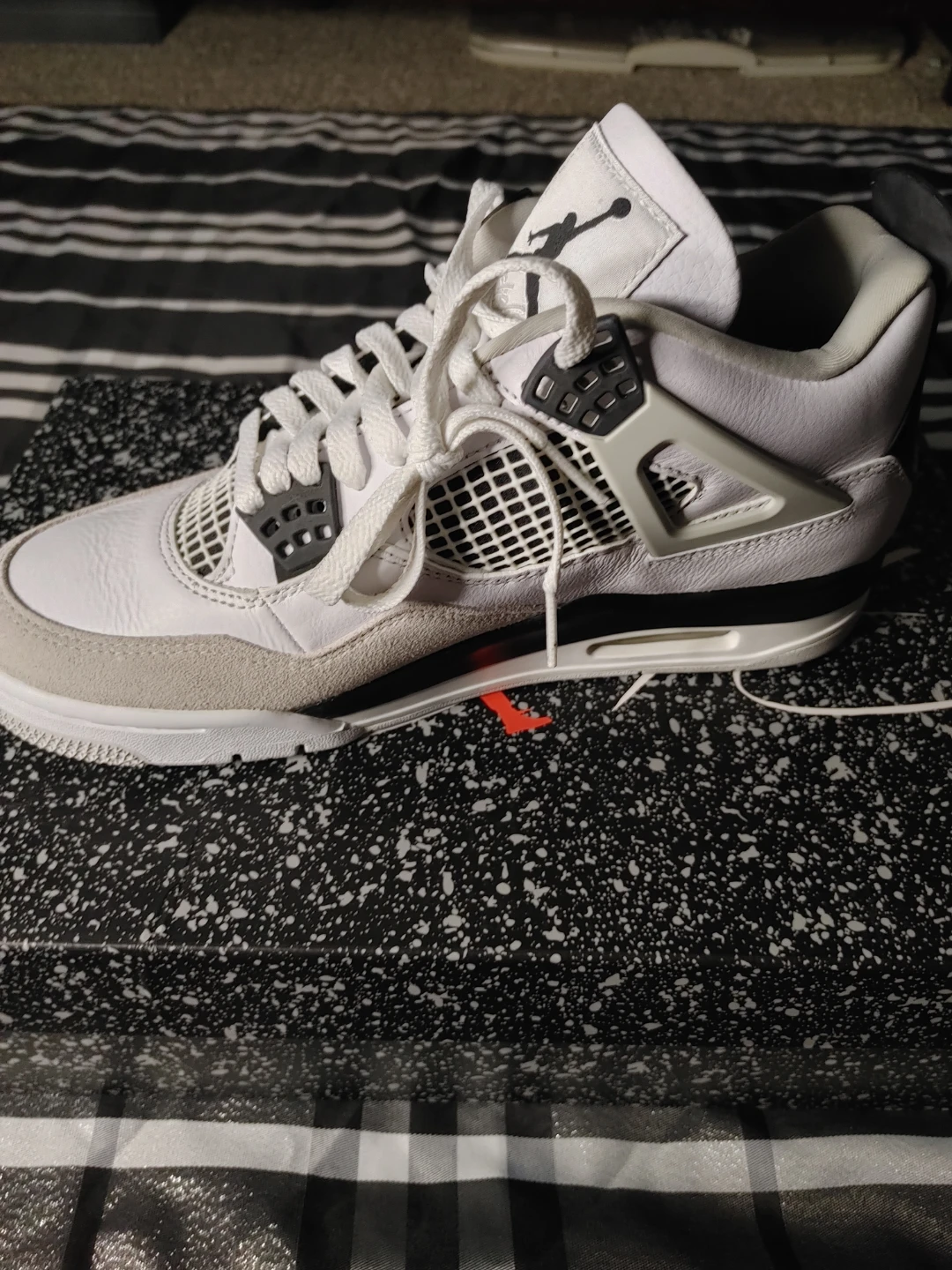 Air Jordan 4 - photo 2