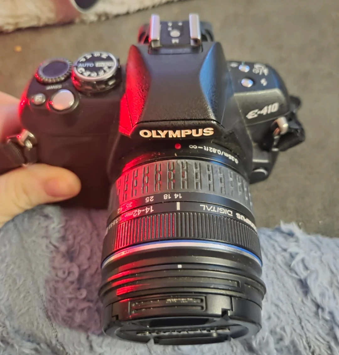 Olympus E-410 Digital Camera with Lens