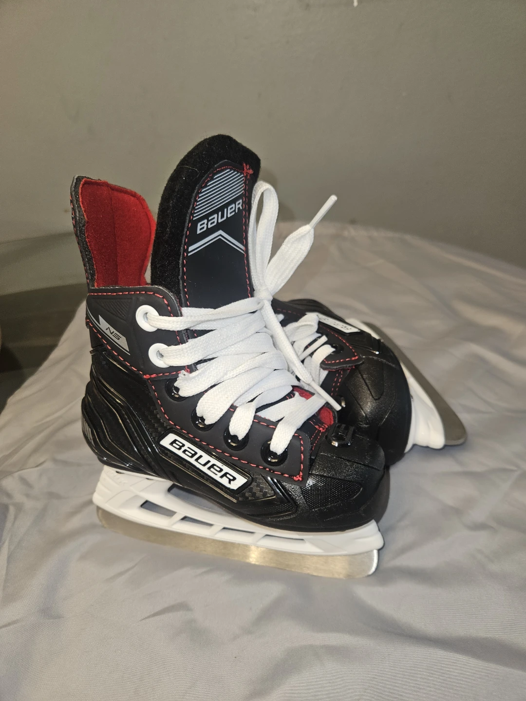 Bauer Youth Ice Hockey Skates Y6