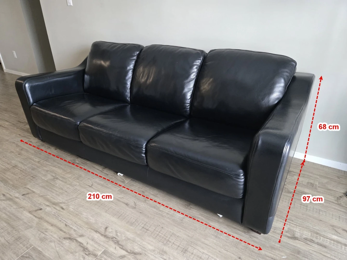 Black Leather Sofa - Three seater - photo 3