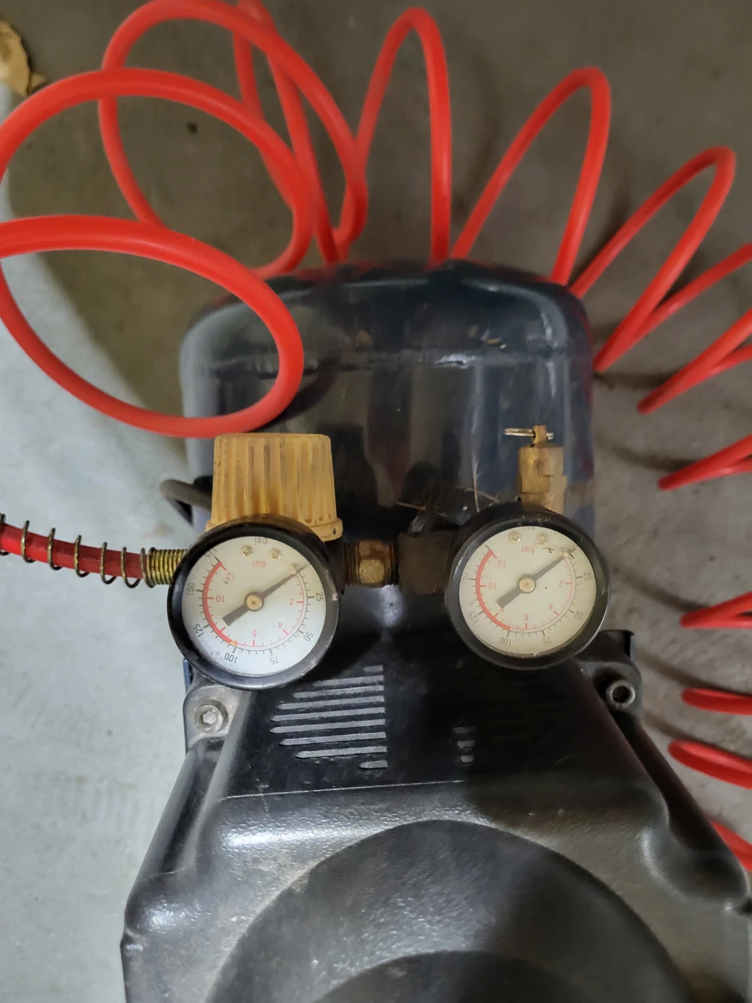 Mastercraft 3 Gallon Air Compressor - photo 2