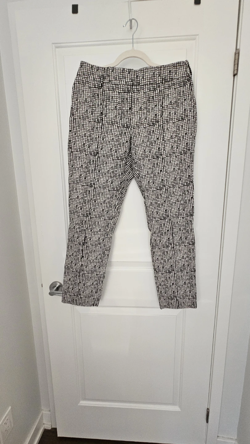 Le Château Black & White Patterned Pants, Size 8 medium - photo 4