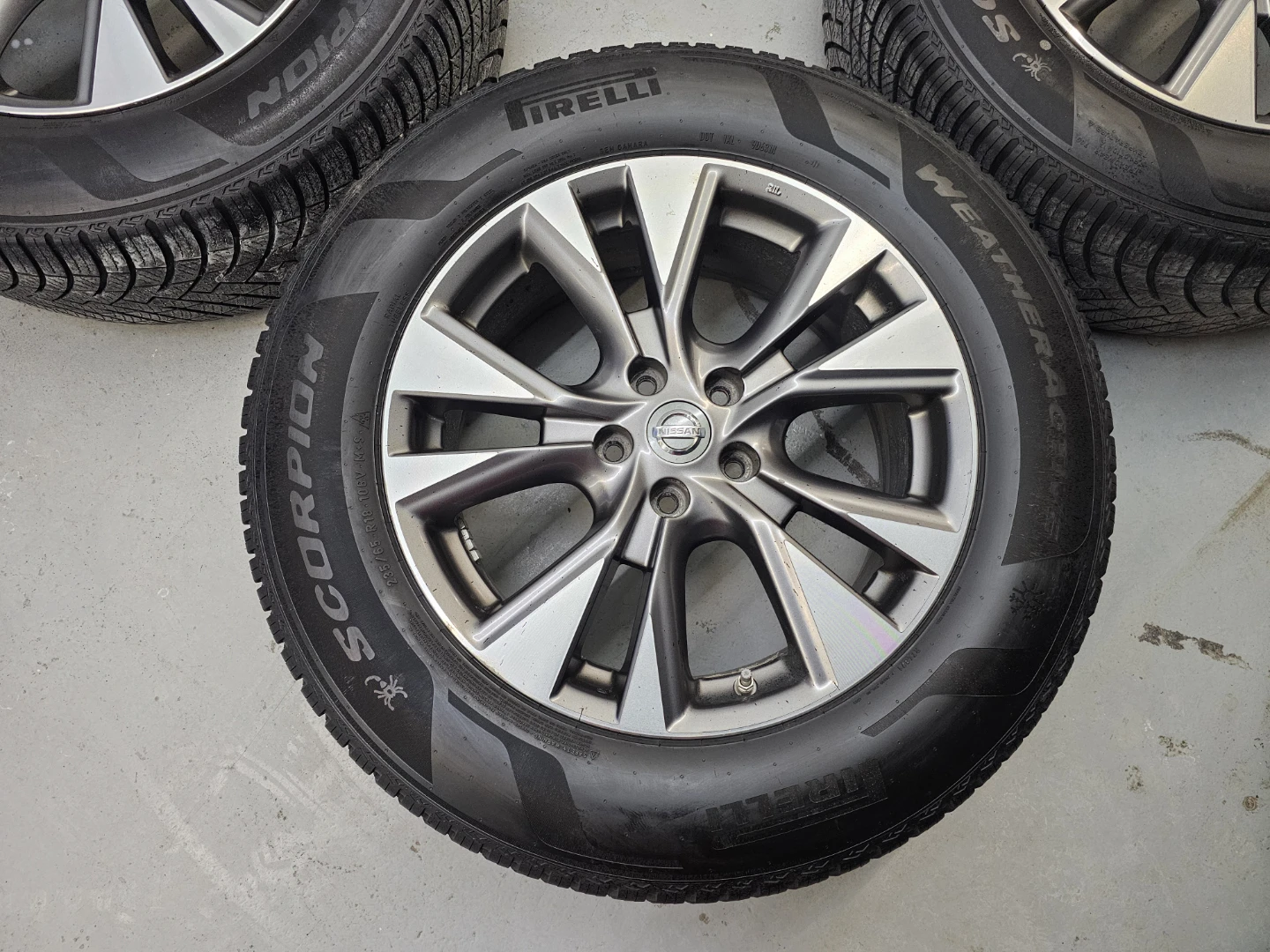 NISSAN MURANO O.E.M RIMS AND ALL WEATHER TIRES 235/65 R18