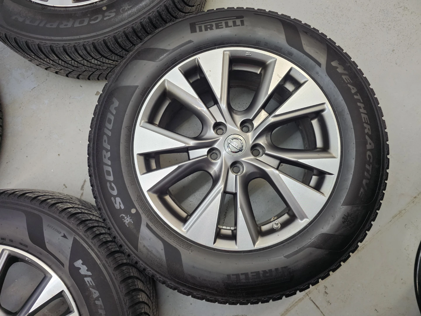 NISSAN MURANO O.E.M RIMS AND ALL WEATHER TIRES 235/65 R18 - photo 3