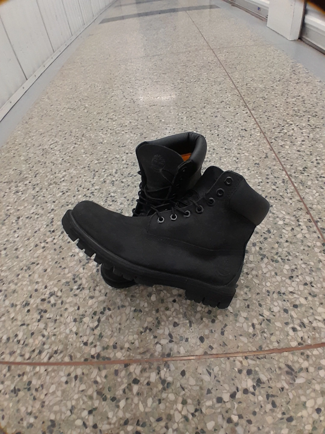 Timberland Black Lace-Up Boots Men's Size 8 - photo 3