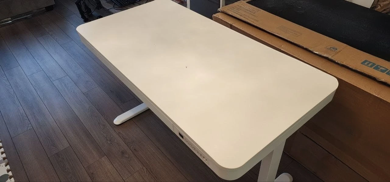 Brand New Flexispot White Standing Desk with drawer - photo 2