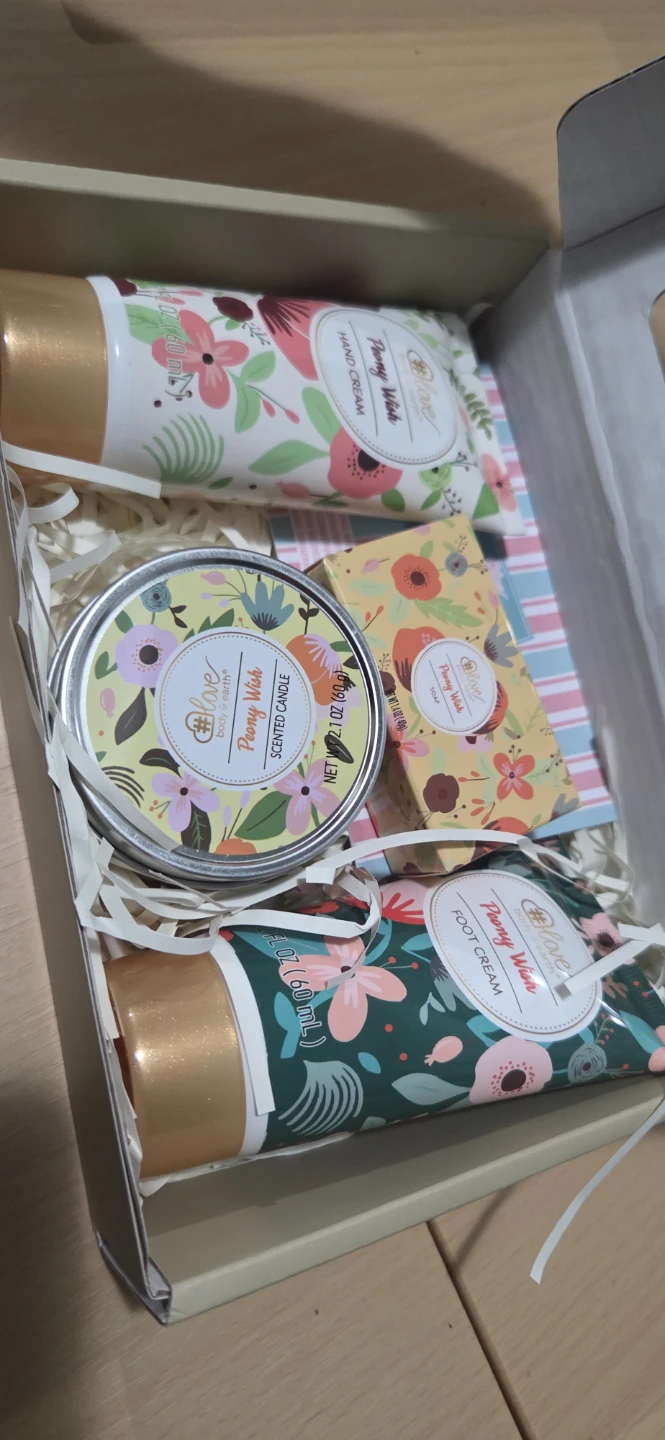 #love Body & Earth Peony Wish Set
