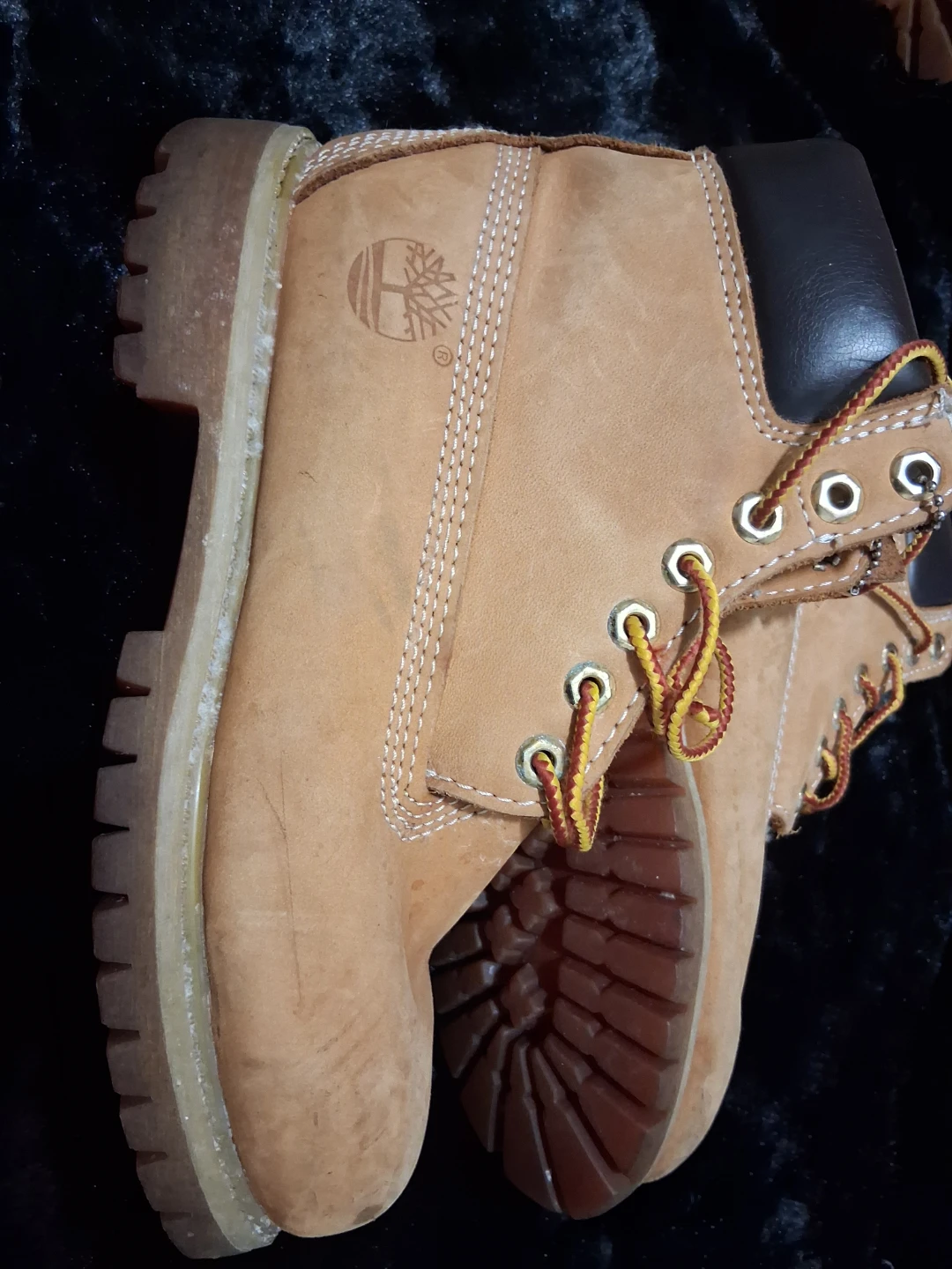 Timberland Classic Boots - Size 7 M - photo 5