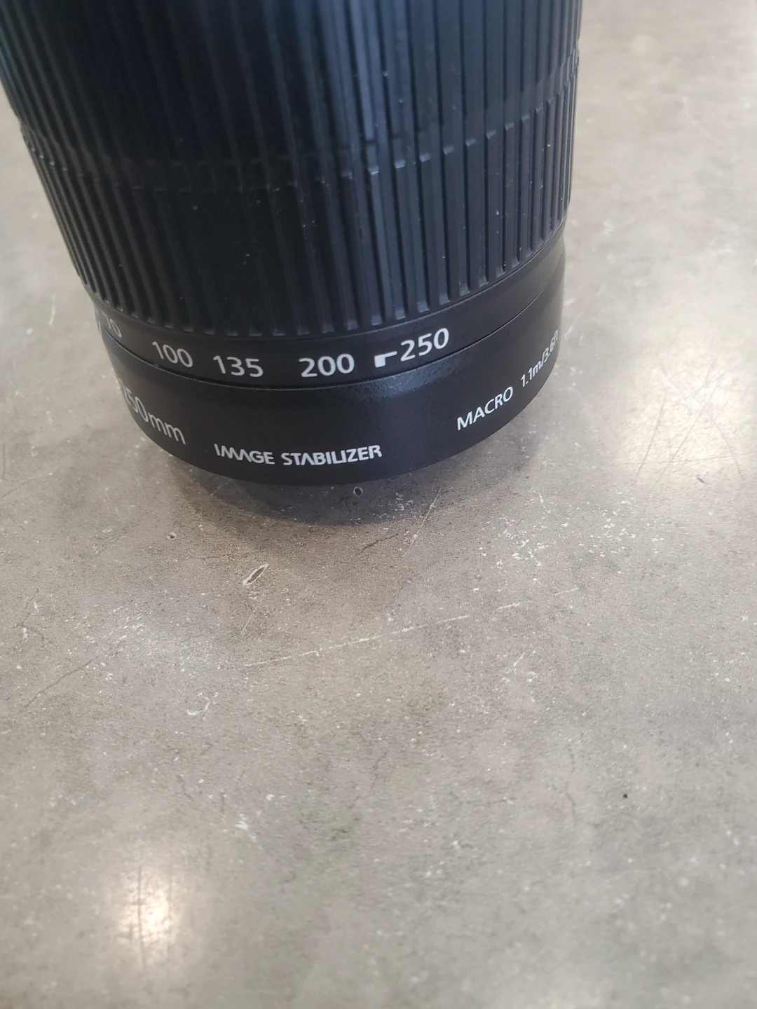 Canon EFS 55-250mm Image Stabilizer Lens - photo 2