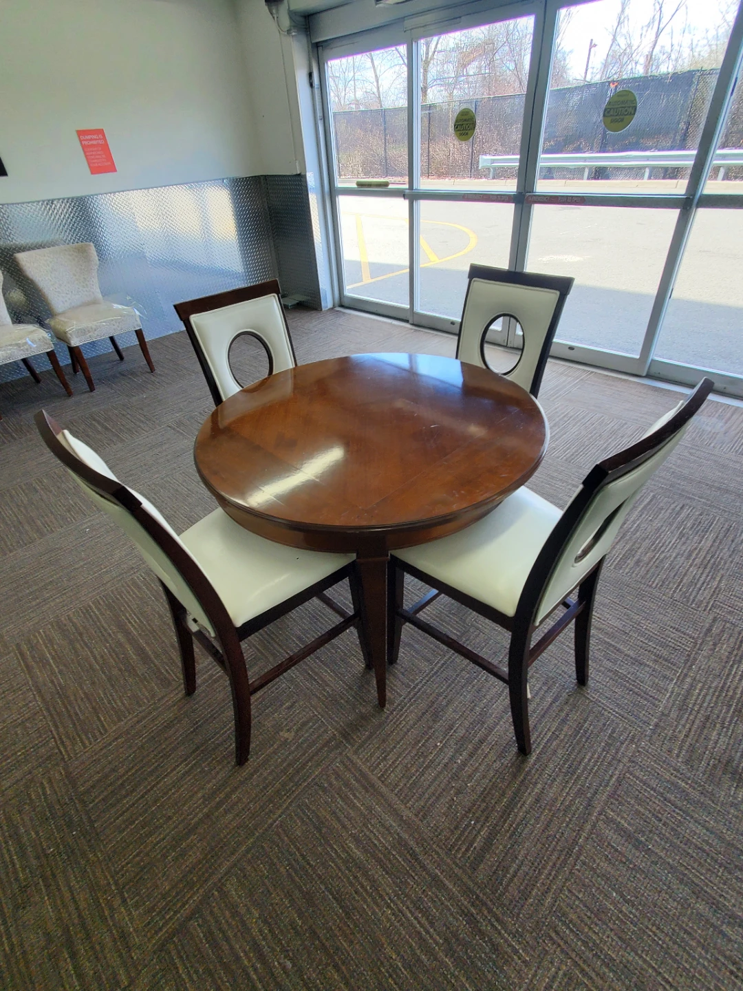 Only 4 chairs separately from table - photo 5