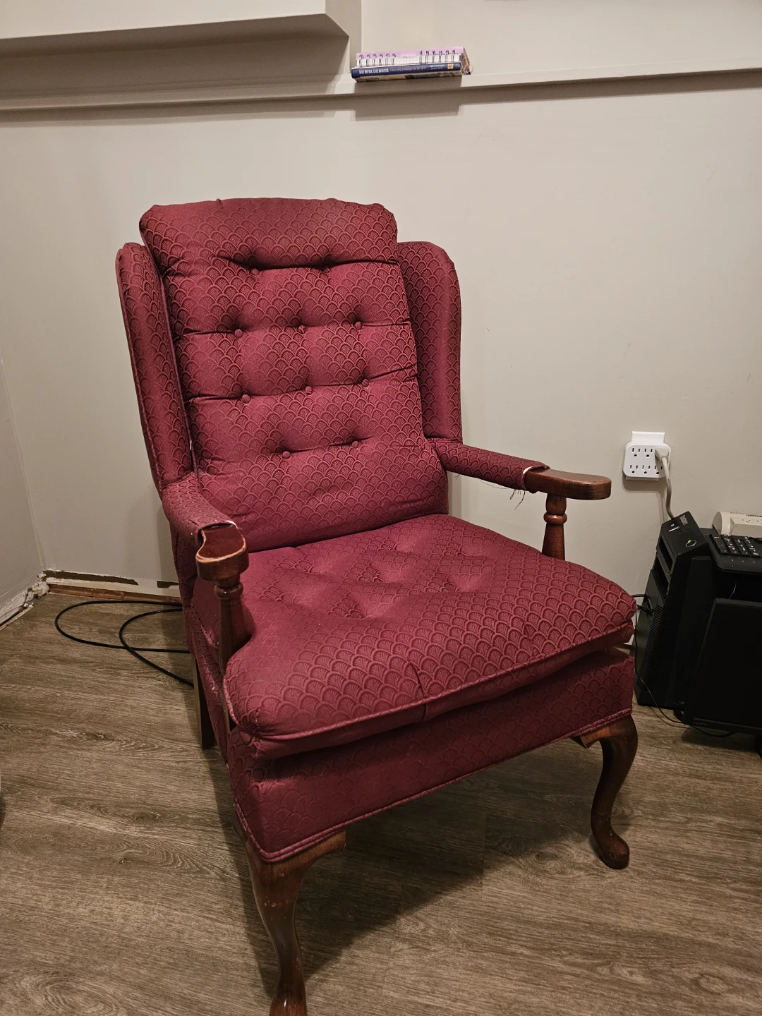 Wingback Accent Chair 🥕