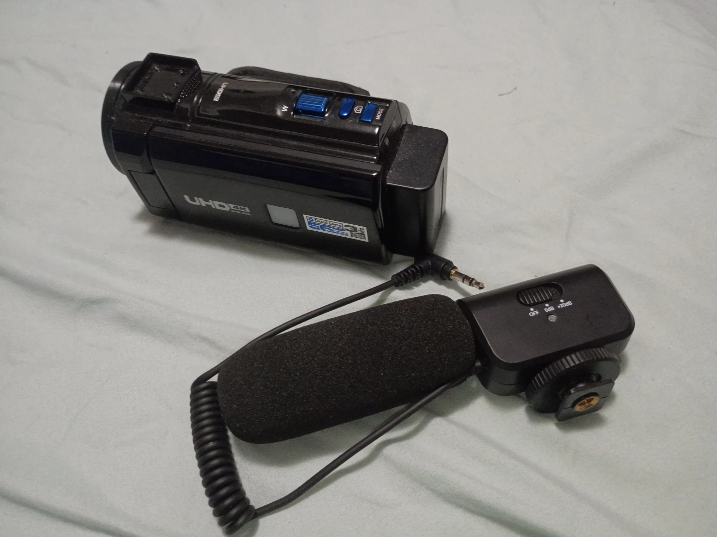4K Ultra HD Digital Video Camera with Microphone