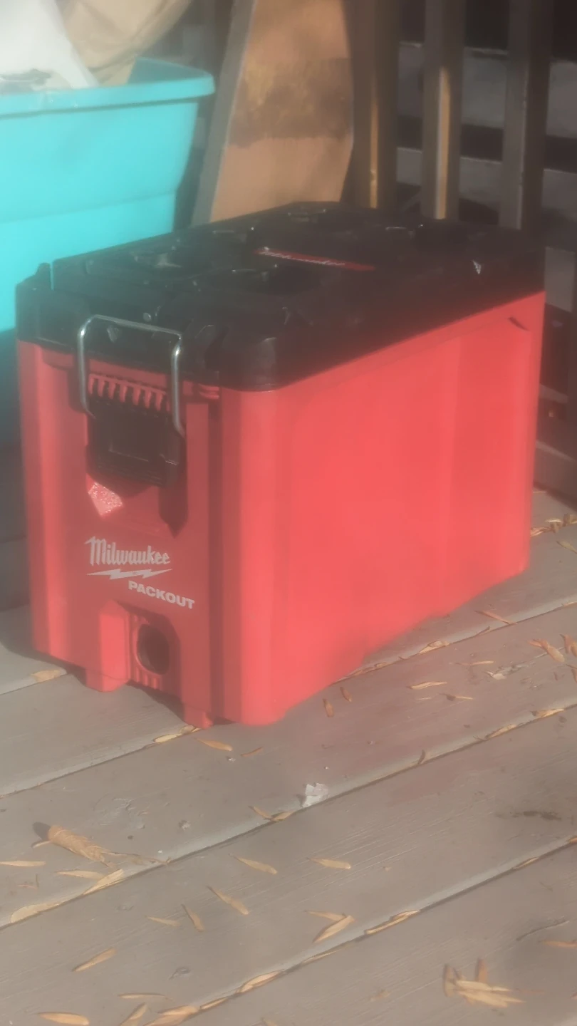 Milwaukee PACKOUT Tool Box