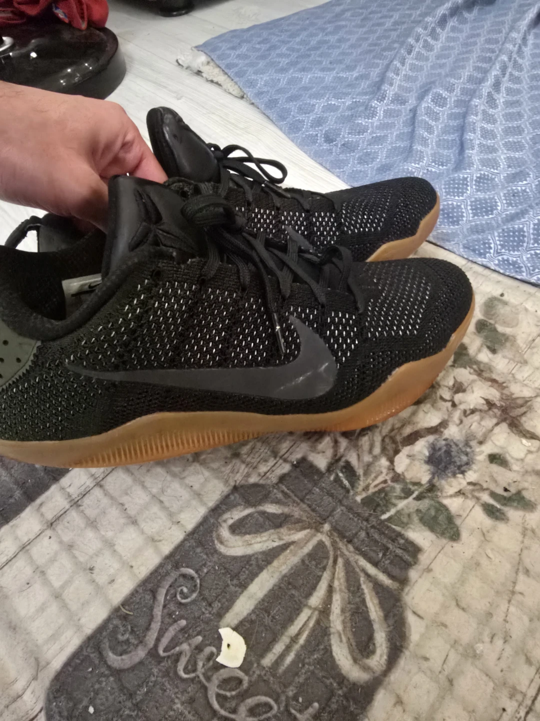 Kobe 11 4KB dark horse
